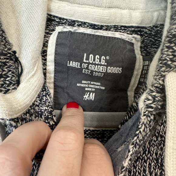 H&M Navy pullover sweater size Large - Picture 5 of 8